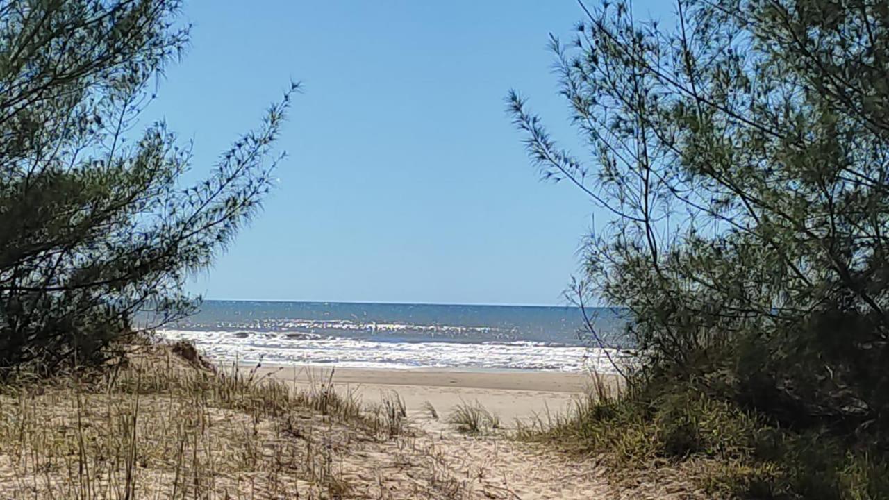 A Casa Amarela - Conforto E Tranquilidade Proximo Ao Mar Holiday home Balneario Gaivota